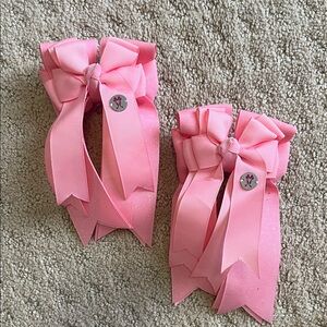 Equestrian show bows